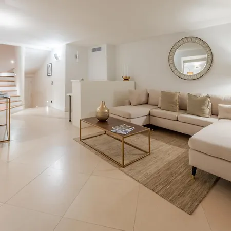 Frühstückspension Beau Clocher 3*