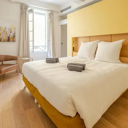 Beau Clocher Bed & Breakfast 3*