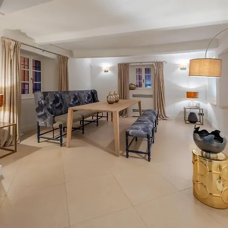 Oda ve Kahvaltı Beau Clocher Saint-Tropez