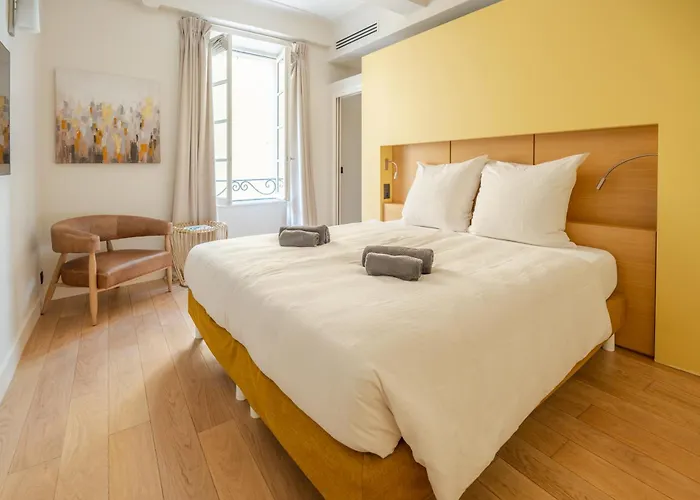 Beau Clocher Bed & Breakfast 3*